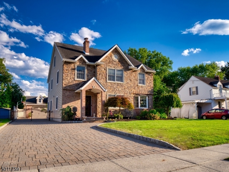 Sold $815,000 • Co-Listing Agent