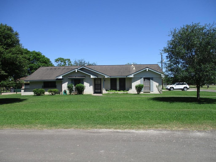 302 Ronald Ave, Bay City, TX 77414 - photo 1