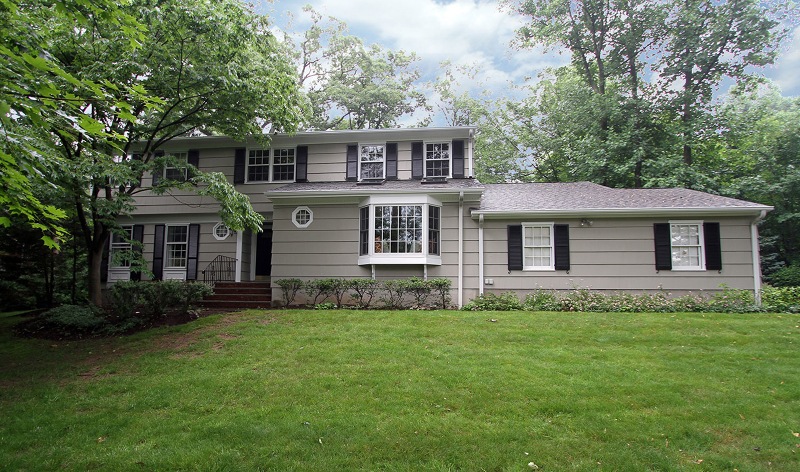 81 Shrewsbury Dr, Livingston, NJ 07039 - photo 1