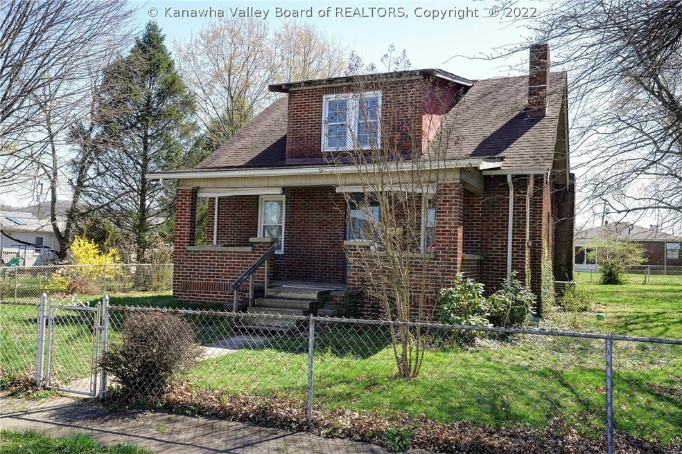 318 18th St, Dunbar, WV 25064 - photo 1