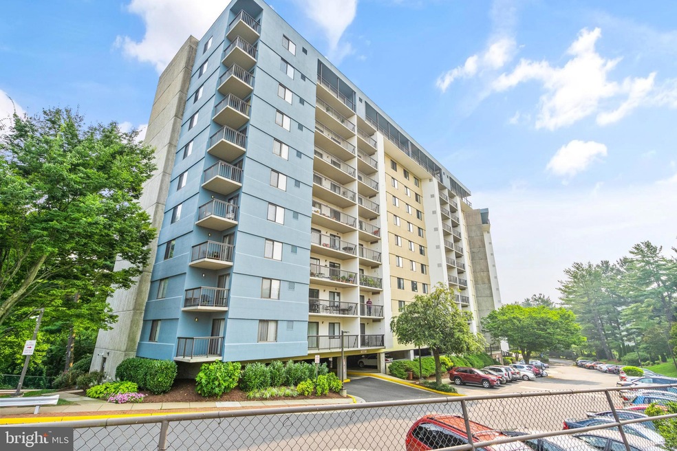 Lakeside Plaza Condominium unit 1112, Baileys Crossroads, VA 22041 - photo 1