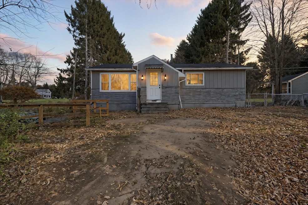 For Sale $220,000 • Co-Listing Agent