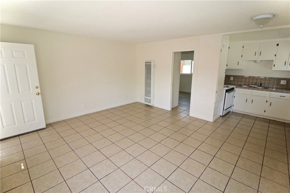14059 Foothill Blvd unit 7, Los Angeles, CA 91342 - photo 1