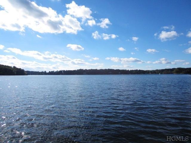 380 W Shore Dr, Putnam Valley, NY 10579 - photo 1