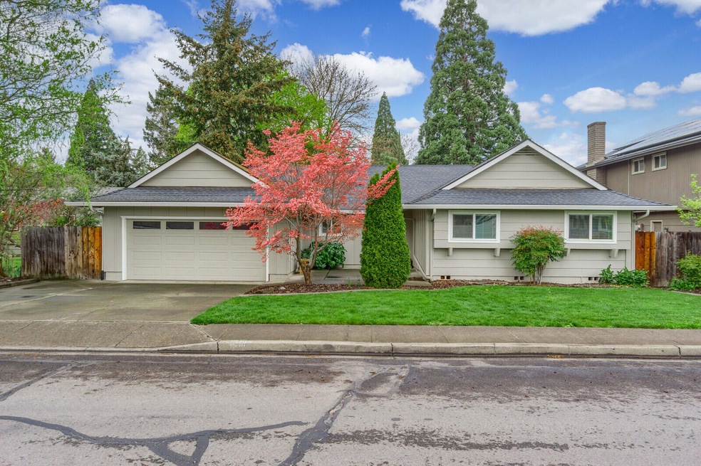 710 Freeman Rd, Central Point, OR 97502 - photo 1