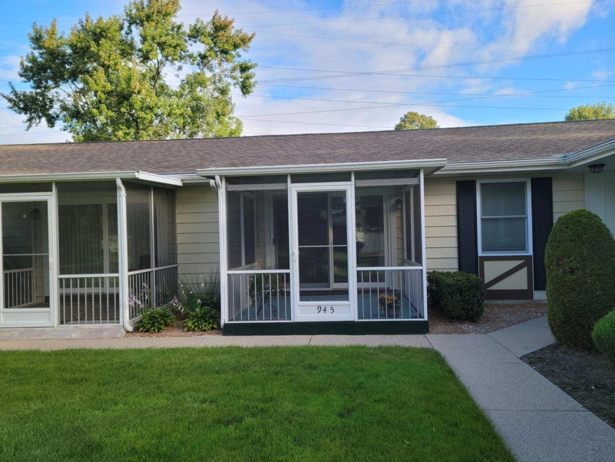 945 Andover Ct SE