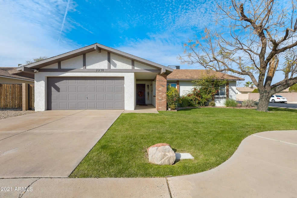 2238 S Saratoga, Mesa, AZ 85202 - photo 1