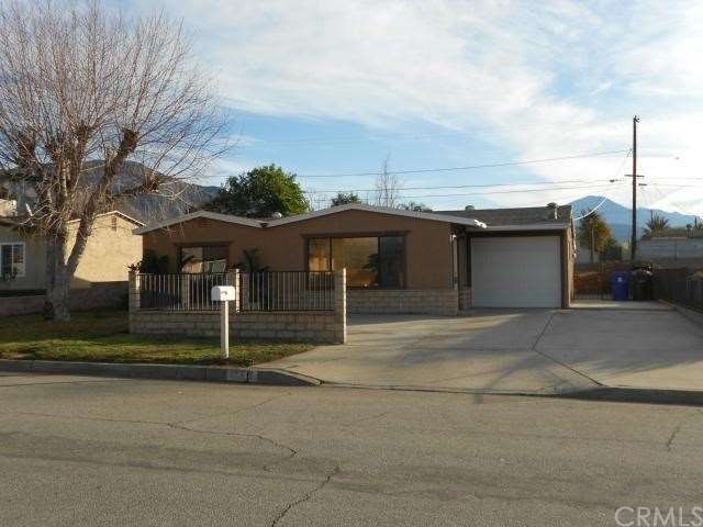 Beautiful 4 bedroom 2 bath home with RV parking