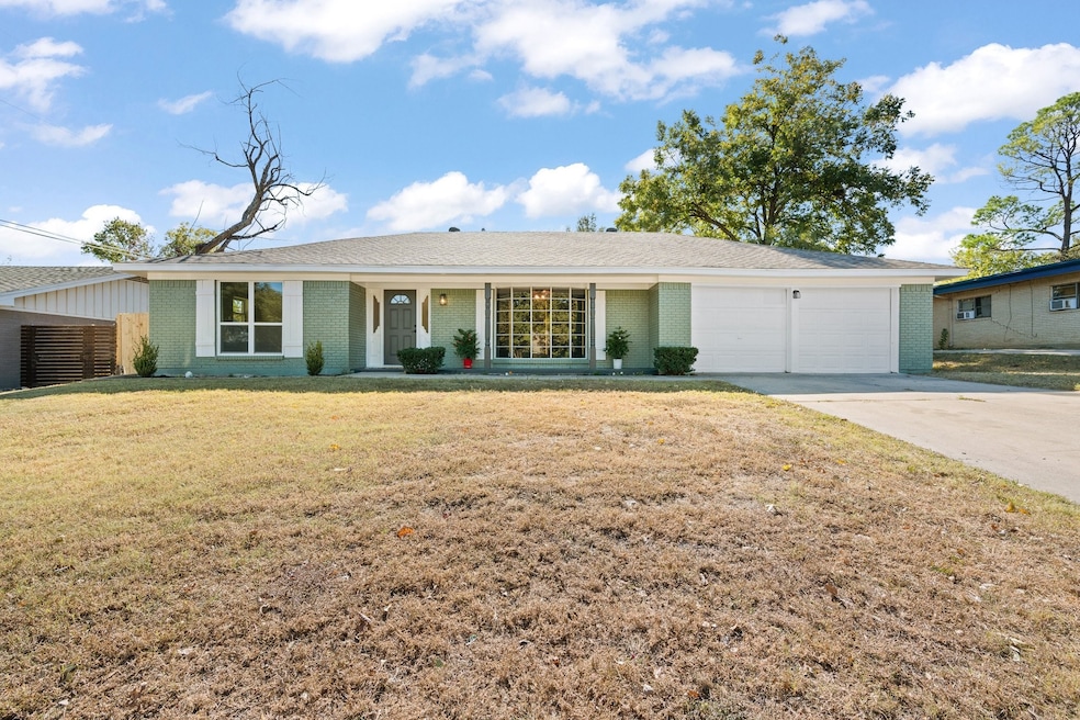 4713 Wheelock Dr, Fort Worth, TX 76133 - photo 1