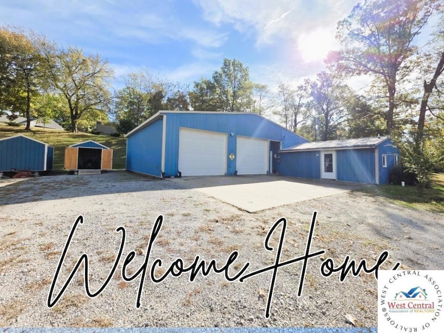 922 N Water St, Clinton, MO 64735 - photo 1