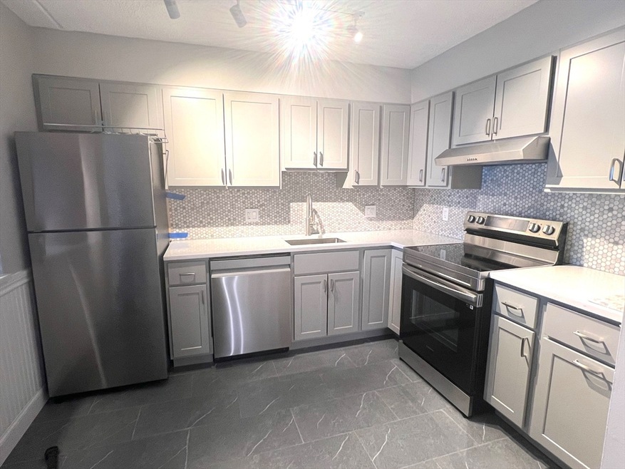 20 Nahant Place unit 107, Lynn, MA 01902 - photo 1