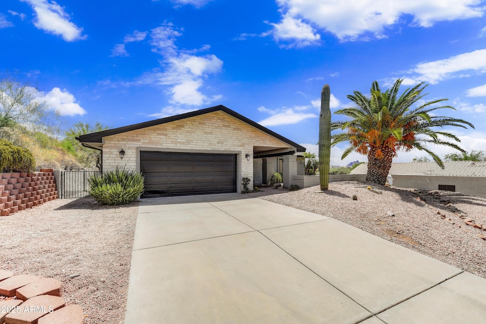 Pending $750,000 • Co-Listing Agent