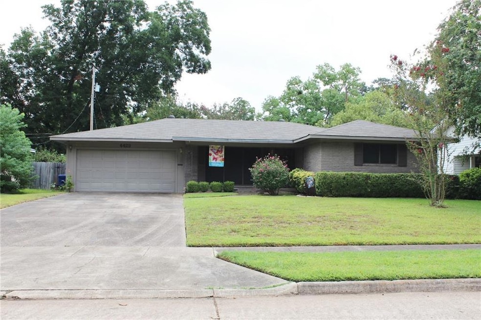FRONT: NICE CURB APPEAL