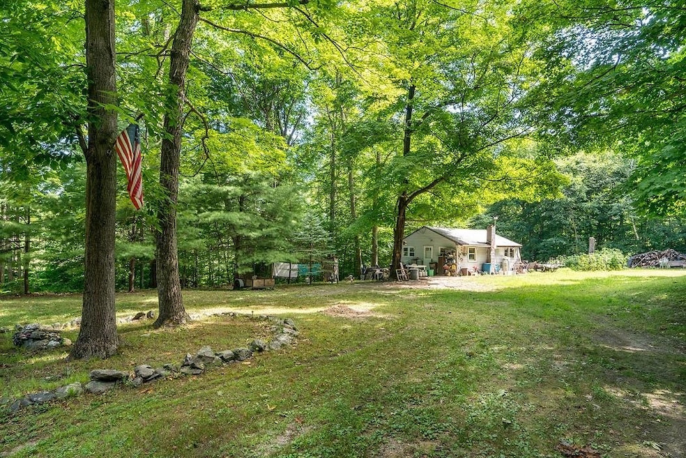 1180 Willow Brook Rd, Red Hook, NY 12571 - photo 1