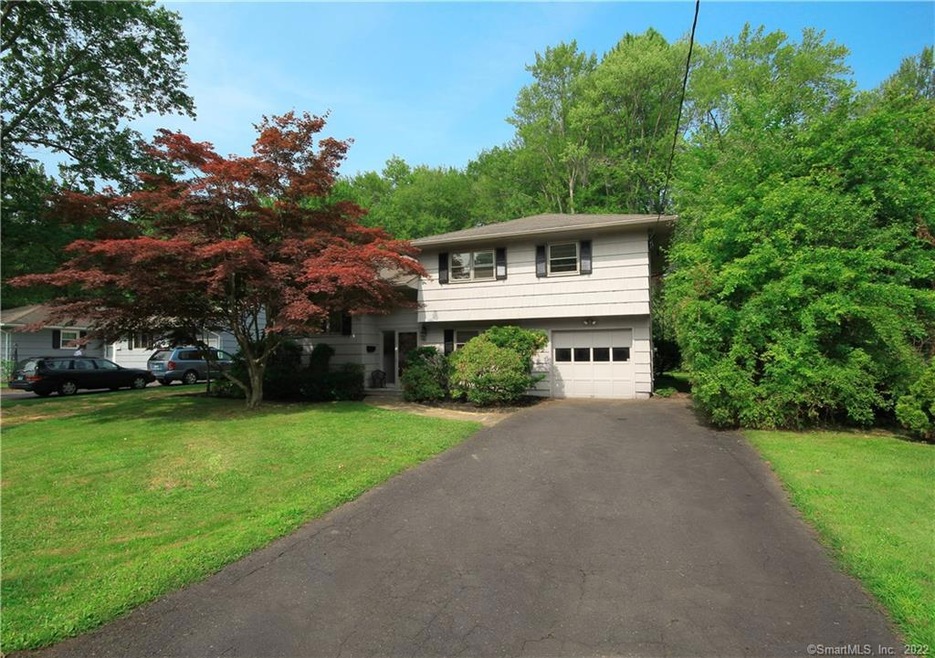 15 Alderwood Dr, West Hartford, CT 06117 - photo 1