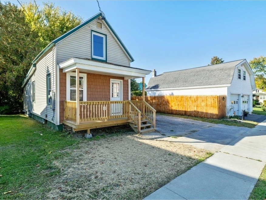 56 Cedar St, Saint Albans, VT 05478 - photo 1