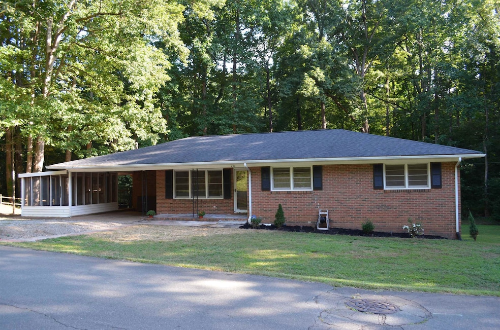 431 W 9th St, Siler City, NC 27344 - photo 1