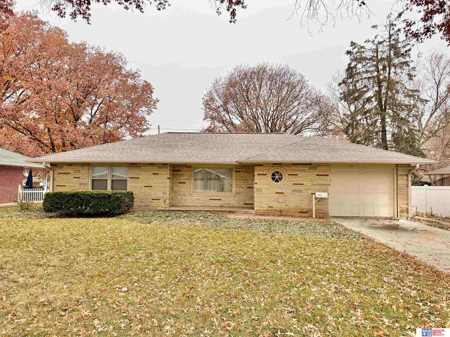 1127 N 5th St, Seward, NE 68434 - photo 1