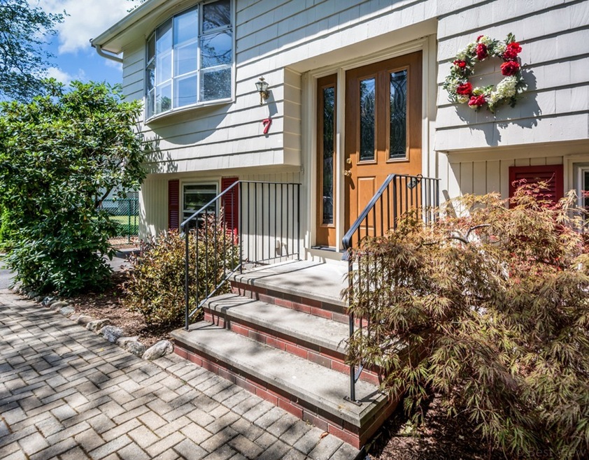 7 Washington St, Bedford, MA 01730 - photo 1