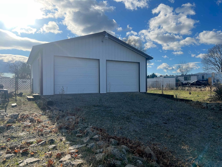 18316 E Bridgeport Ave, Spokane Valley, WA 99216 - photo 1