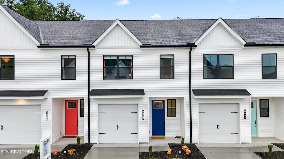 8849 Chapman Trace Way, Knoxville, TN 37920 - photo 1