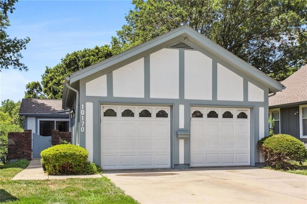 10170 Edelweiss Cir, Shawnee, KS 66203 - photo 1