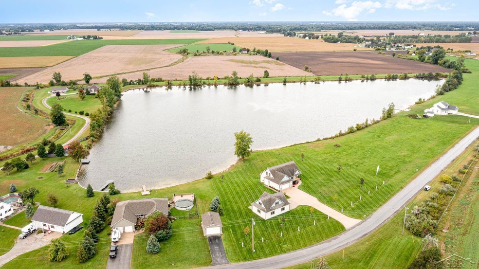 0 S Fraser unit 50093336, Kawkawlin, MI 48631 - photo 1