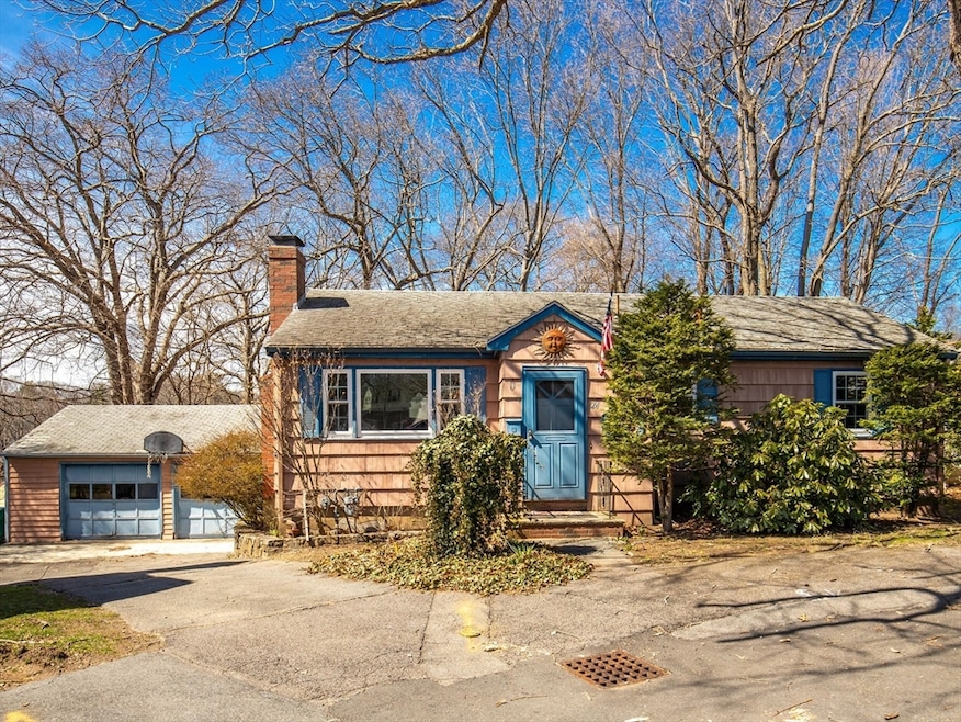 24 Graybriar Ln, Lynn, MA 01902 - photo 1