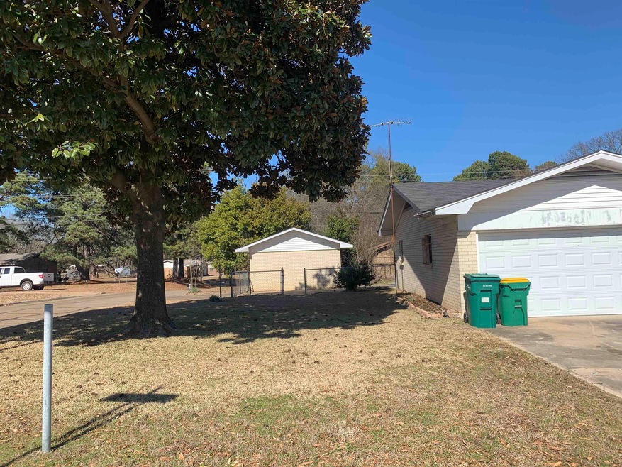 142 Royale Dr, Texarkana, TX 75503 - photo 1