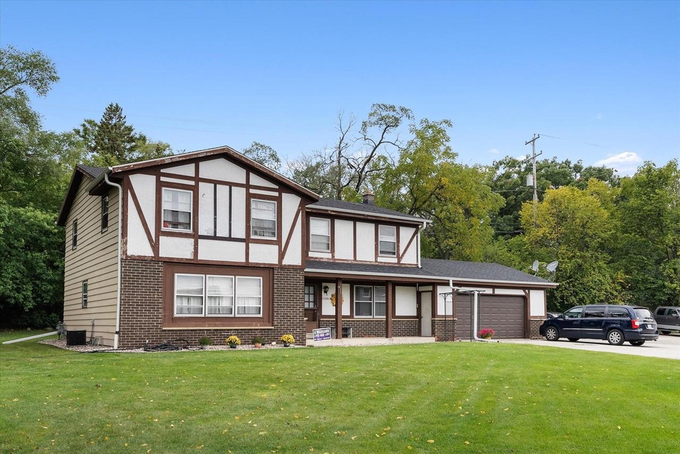 11208-11 W Forest Home Ave