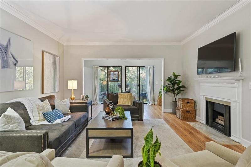 GAS FIREPLACE IN FAMILY ROOM