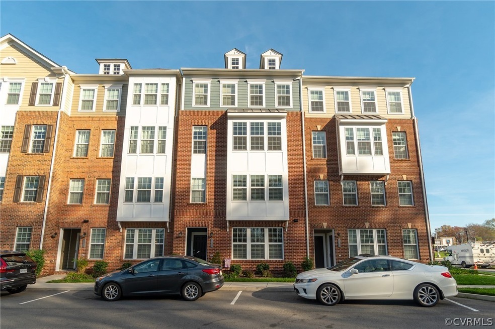 Stately front of the property. Beautiful exterior!