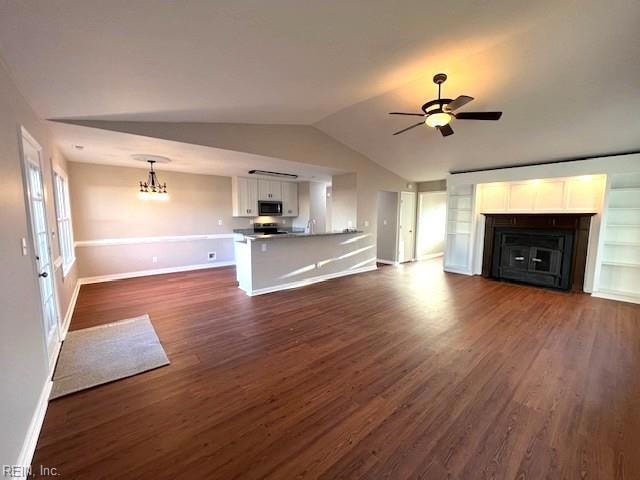 Huge flowing living to kitchen