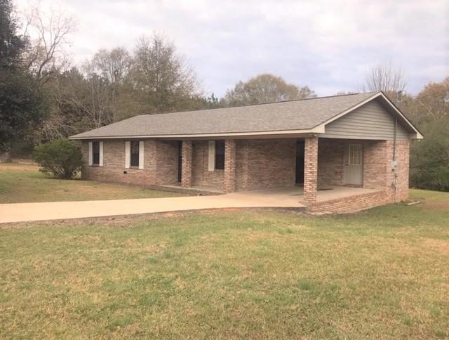 3/1 well maintained home on 1.3 ac