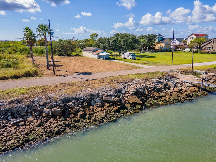 2225 Avenue A Ave, San Leon, TX 77539 - photo 1