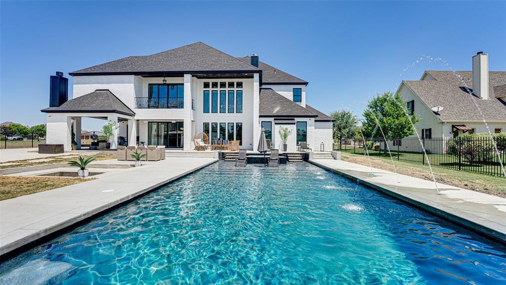 1101 Estate Dr, Ennis, TX 75119 - photo 1