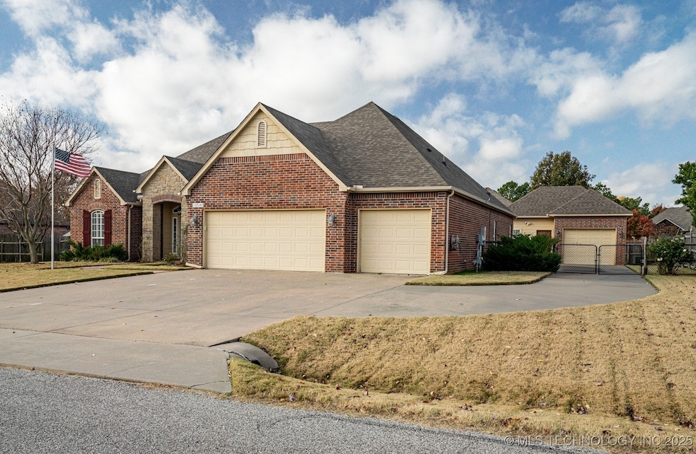 10548 S 214th East Ave, Broken Arrow, OK 74014 - photo 1