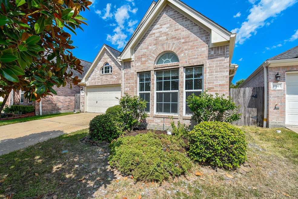 15839 Pleasant Green Cir, Tomball, TX 77377 - photo 1