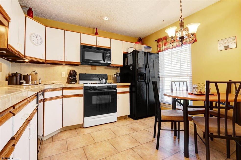 96 Shawnee Place unit 15B, Galloway, NJ 08205 - photo 1