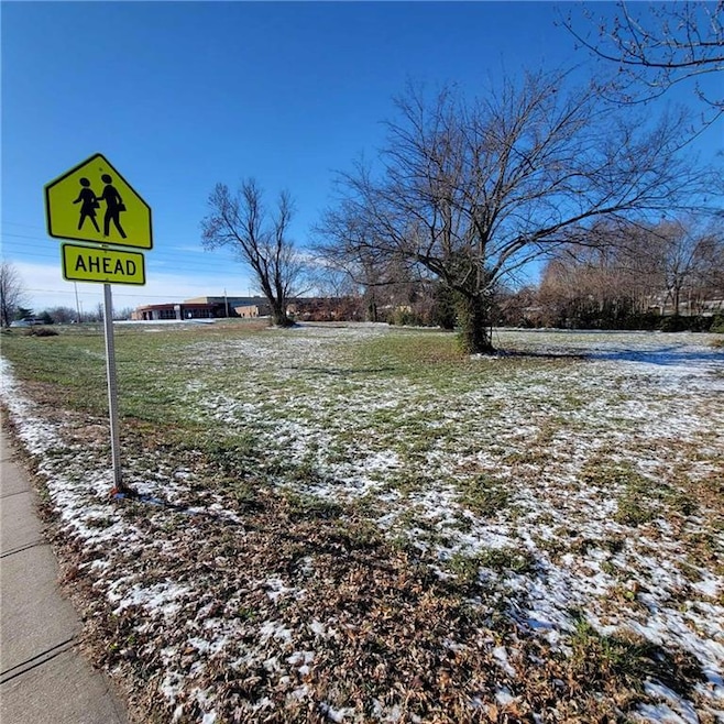 404 SE 12th St, Oak Grove, MO 64075 - photo 1