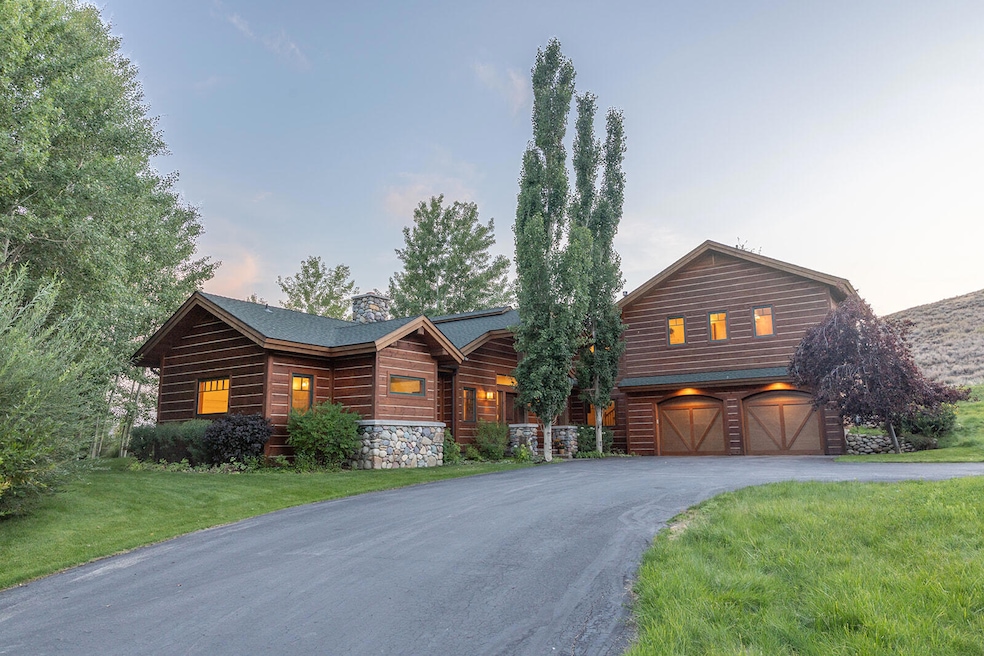 For Sale $2,175,000 • Co-Listing Agent