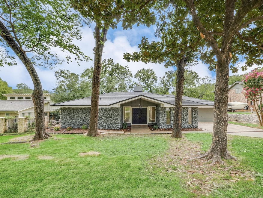 716 Rankin Dr, Bedford, TX 76022 - photo 1