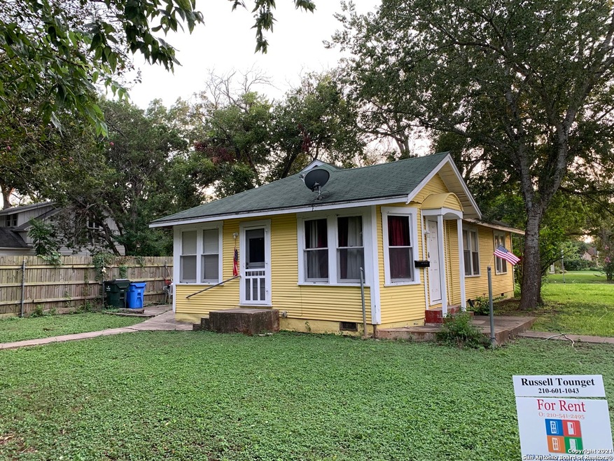 923 N Heideke St unit B, Seguin, TX 78155 - photo 1