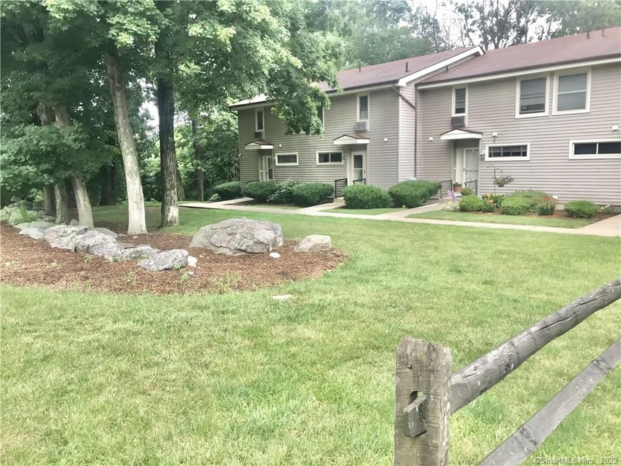 178 Sheraton Ln unit 178, Norwich, CT 06360 - photo 1