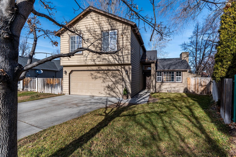 2745 SW Reindeer Ct, Redmond, OR 97756 - photo 1