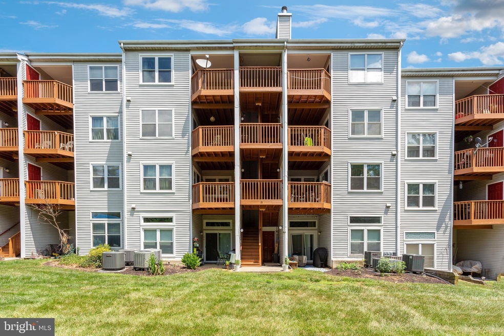 12 Fallen Tree Ct unit H, Halethorpe, MD 21227 - photo 1