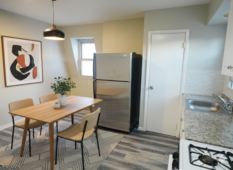 510 Morris Ave unit 512, Elizabeth, NJ 07208 - photo 1