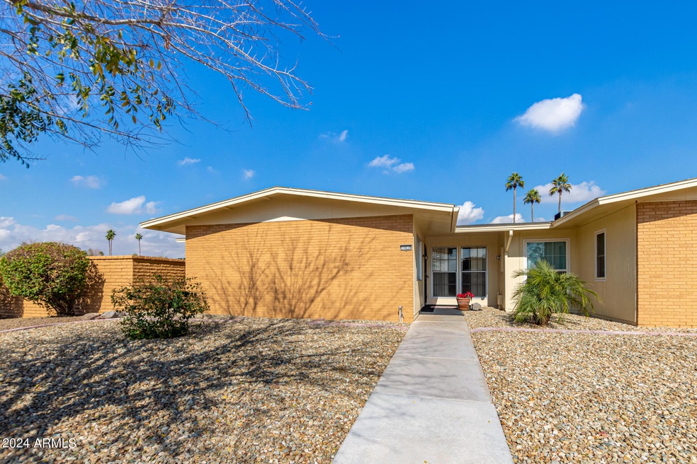 10830 W Santa fe Dr, Sun City, AZ 85351 - photo 1