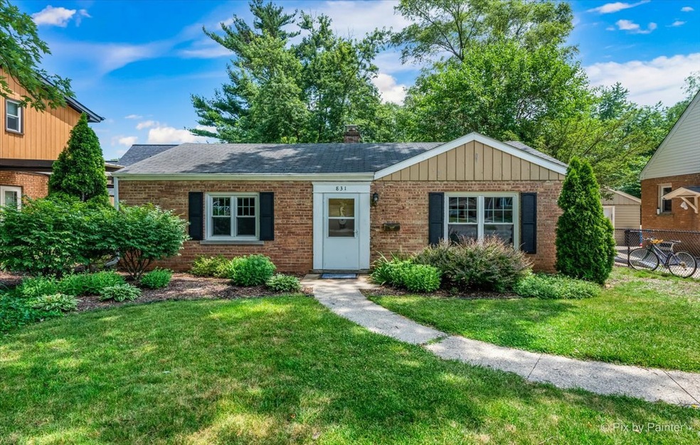 831 Pick St, Wheaton, IL 60187 - photo 1