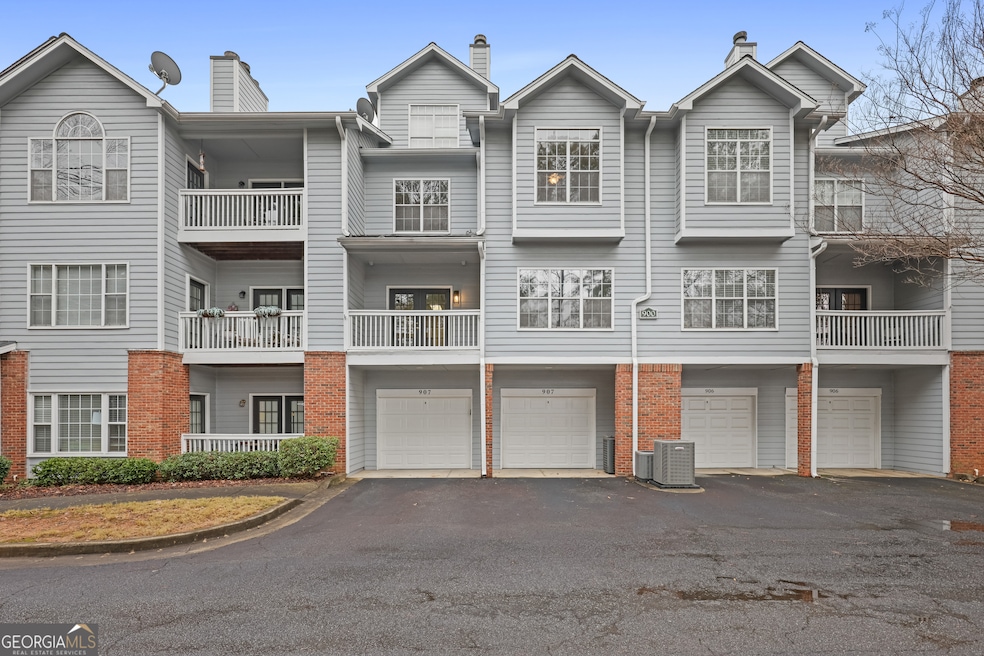 907 Vinings Forest Ln SE unit 907, Smyrna, GA 30080 - photo 1